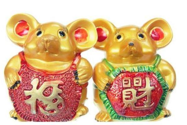 属鼠的人床头朝东朝西_鼠年生肖床头方位选择指南：东向与西向分析