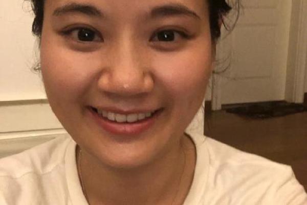 女性额头特征与命运解析：高额头女人智慧与见识如何