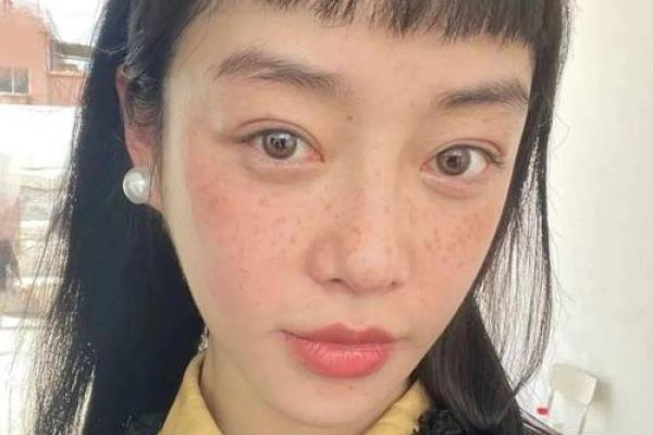 女性眉毛短淡的命运解析：短淡眉毛透露出的性格与命运信息